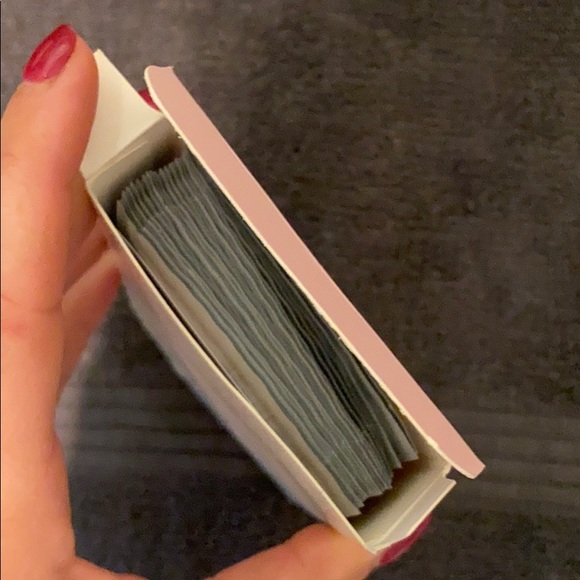 Charcoal Deep Cleaning Pore Strips - Picture 3 of 3